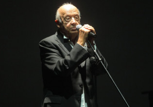 Μίμης Πλέσσας – Κλείνει τα 97 και η Finos Film του θύμισε πώς ήταν μωρό