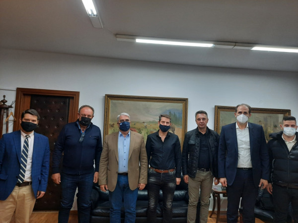 Συνάντηση Κεδίκογλου με βοοτρόφους – Τι συζήτησαν