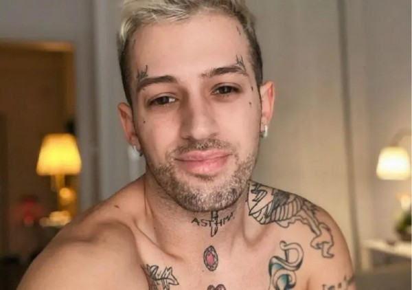 Τάσος Ξιαρχό – Χαμός στα social media μετά τα χοντροφοβικά του σχόλια