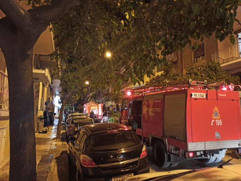 Συναγερμός στην πυροσβεστική – Φωτιά σε πολυκατοικία στο Παγκράτι