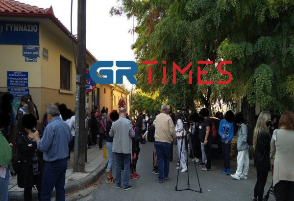 Θεσσαλονίκη – Αποχή σε Γυμνάσιο – Τμήματα συγχωνεύονται και πολλοί μαθητές στοιβάζονται σε μία αίθουσα