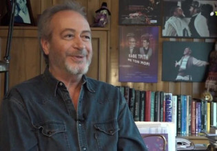 Γρηγόρης Βαλτινός – «Δεν επέτρεπα ποτέ περίεργες συμπεριφορές στους θίασούς μου»