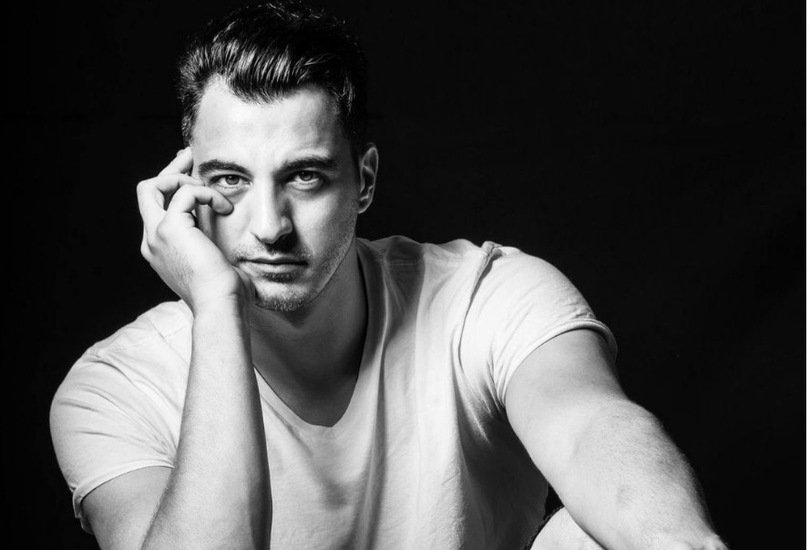 Δήμος Αναστασιάδης – Το μυστηριώδες music video για το νέο του τραγούδι