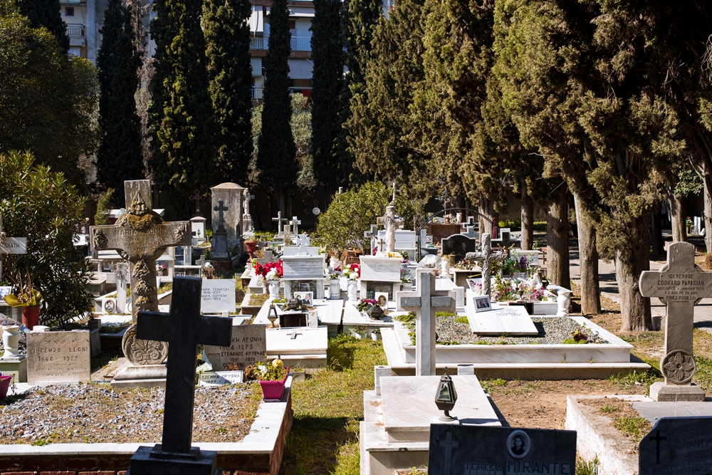 Θεσσαλονίκη - Άνοιξαν τον τάφο της μητέρας τους και δεν βρήκαν τα οστά - Τι συνέβη