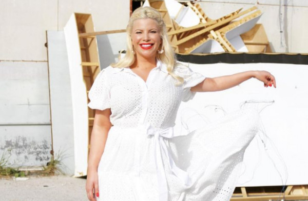 Αντελίνα Βαρθακούρη – Αγνώριστη με το νέο της λουκ η παρουσιάστρια