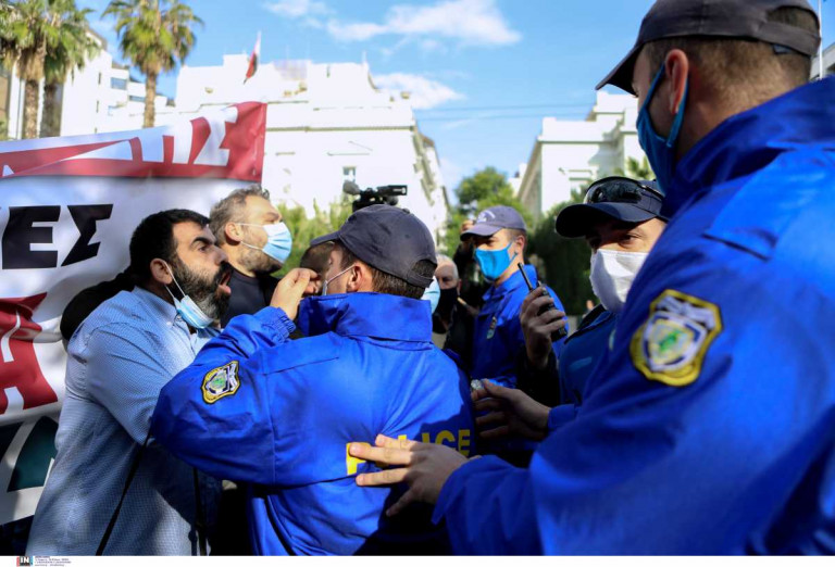 Εστίαση – Ένταση στην πορεία με καταστηματάρχες και ΜΑΤ