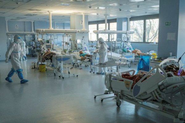 Κοροναϊός – «Έμφραγμα» στο ΕΣΥ από την ραγδαία αύξηση εισαγωγών και νοσηλειών σε ΜΕΘ  – Εφιαλτικές καταστάσεις στα νοσοκομεία