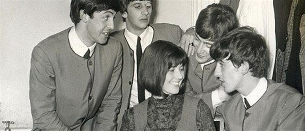 Πέθανε η δημοσιογράφος Μορίν Κλιβ – «Είμαστε πιο δημοφιλείς από τον Ιησού» της είχε δηλώσει ο Λένον