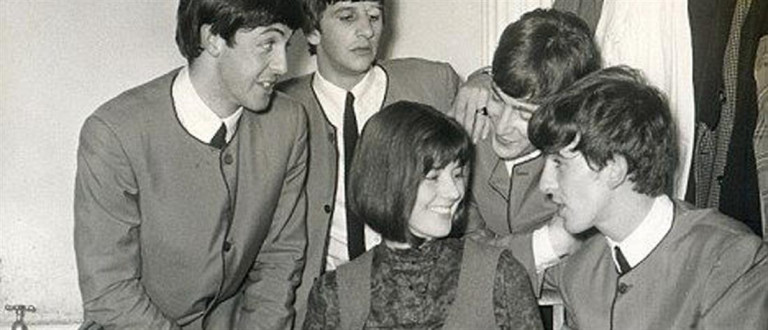 Πέθανε η δημοσιογράφος Μορίν Κλιβ – «Είμαστε πιο δημοφιλείς από τον Ιησού» της είχε δηλώσει ο Λένον