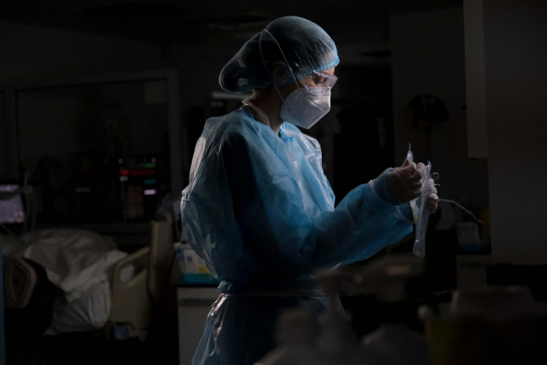 Κοροναϊός – Κατέρρευσαν τα νοσοκομεία και η Ομικρον δεν φάνηκε ακόμη