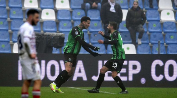 Σασουόλο – Κάλιαρι 2-2 – «Βροχή» από γκολ στο… ελληνικό ντέρμπι του Mapei Stadium