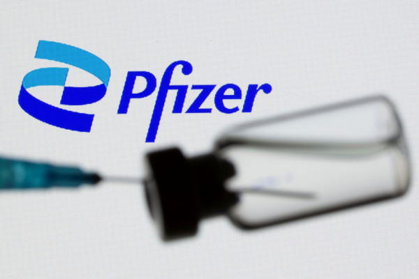 Εμβόλιο – Η Pfizer ανεβάζει στα 36 δισ. δολάρια την εκτίμηση για τα φετινά έσοδα