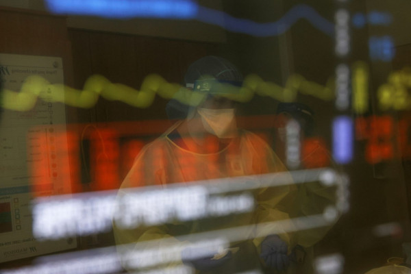 Κοροναϊός – Η σύγκριση των χαπιών της Merck και της Pfizer – Ποιοι θα τα λάβουν πρώτοι στην Ελλάδα