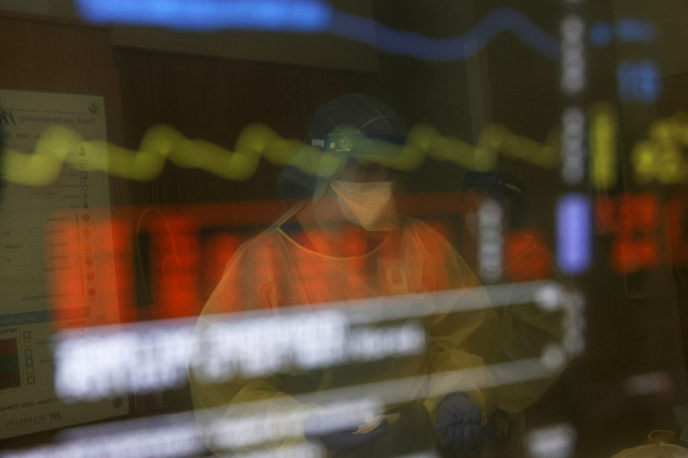 Κοροναϊός – Η σύγκριση των χαπιών της Merck και της Pfizer – Ποιοι θα τα λάβουν πρώτοι στην Ελλάδα