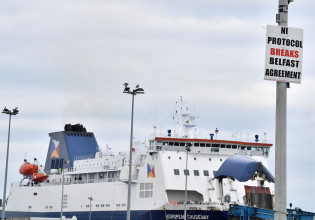 Τι σημαίνει η νέα αντιπαράθεση ΕΕ και Βρετανίας για το «Ιρλανδικό Πρωτόκολλο»;