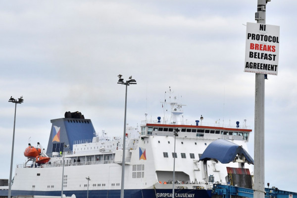 Τι σημαίνει η νέα αντιπαράθεση ΕΕ και Βρετανίας για το «Ιρλανδικό Πρωτόκολλο»;