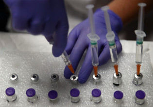 Μποτσουάνα – Αν χρειαστεί τα εμβόλια θα τροποποιηθούν, διαβεβαιώνει η ΕΕ