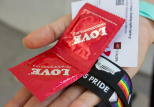 Παγκόσμια Ημέρα AIDS – Δυο οροθετικοί εξηγούν στο in.gr τι σημαίνει να ζεις με τον HIV