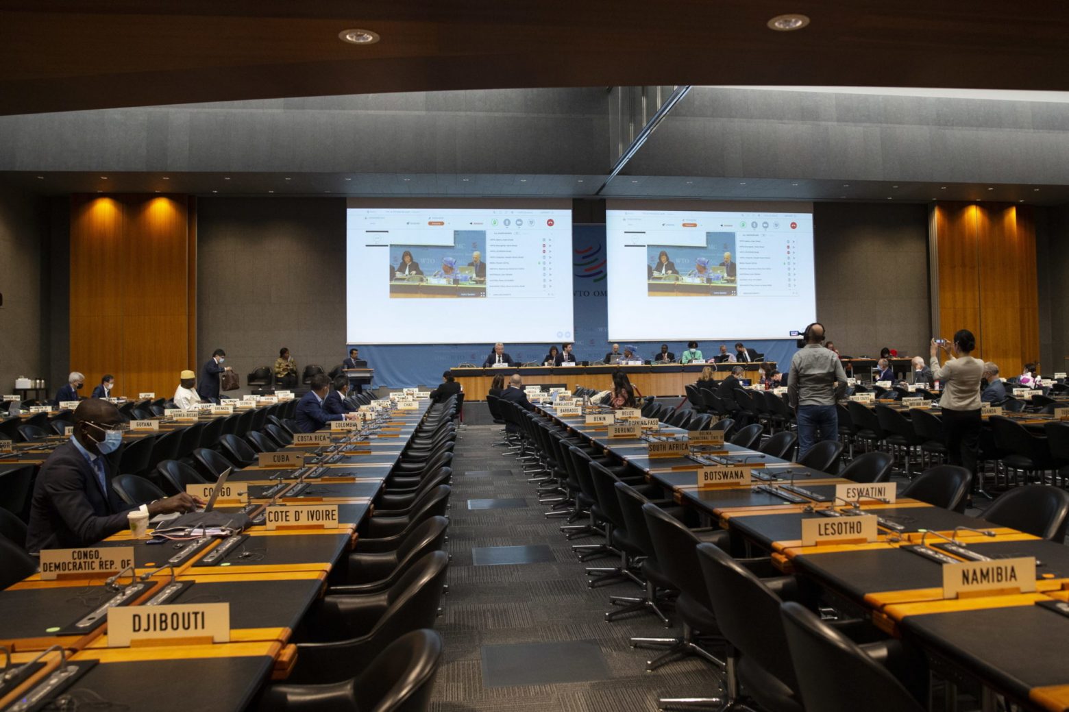Ελβετία - Αναβάλλεται επ’ αόριστον η διάσκεψη του Παγκόσμιου Οργανισμού Εμπορίου λόγω της Όμικρον