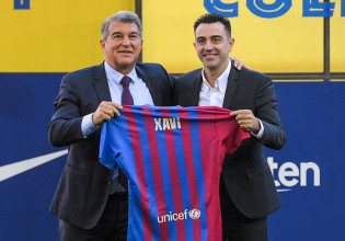 Υπέγραψε ο Τσάβι – «Είμαστε ο καλύτερος σύλλογος στον κόσμο»