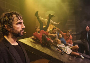 To Twitter «σταυρώνει» Σερβετάλη για την αποχώρηση από τον «Ρινόκερο» – «Αν ήταν καλός χριστιανός θα πλήρωνε και τους μισθούς»