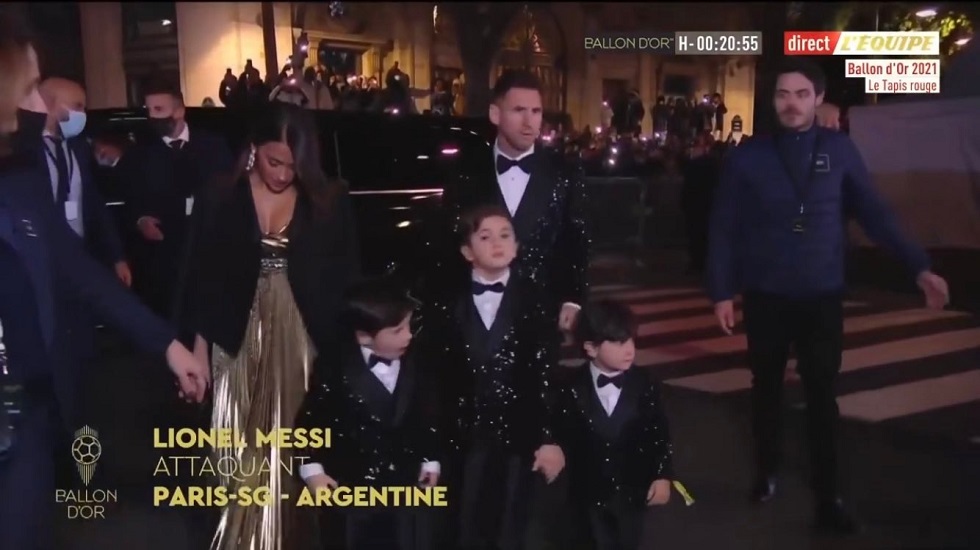 Έπος – Ο Μέσι και οι γιοι του φόρεσαν τα ίδια ρούχα στην τελετή για την Χρυσή Μπάλα (vid)