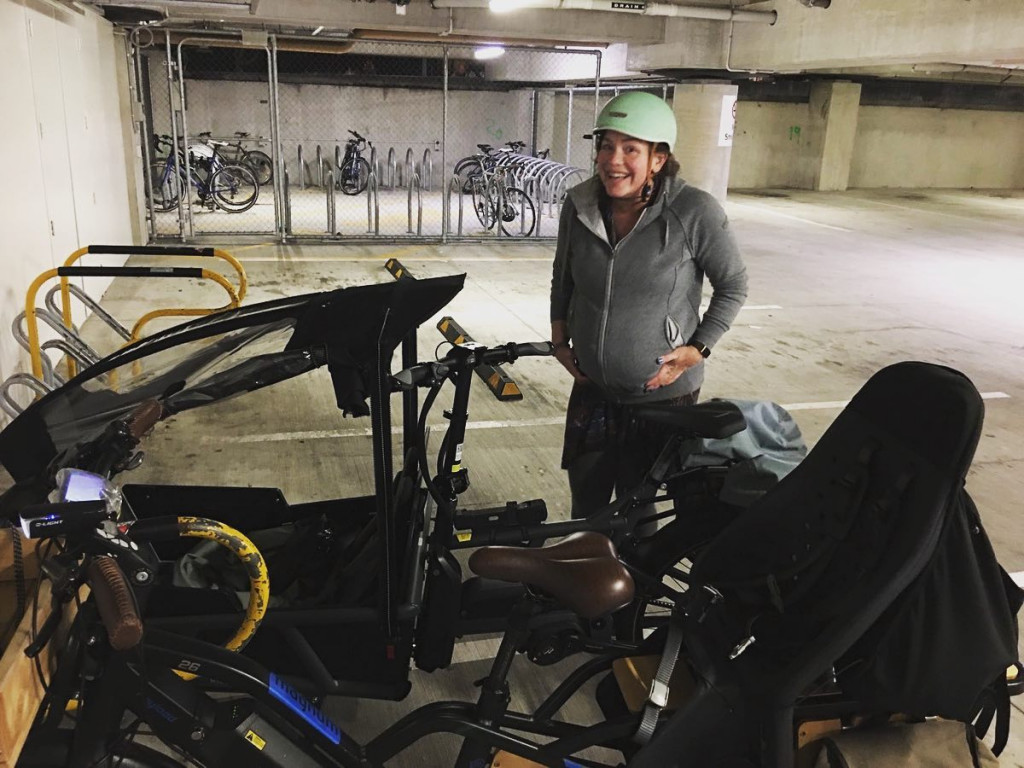 Νέα Ζηλανδία – Έγκυος βουλευτής των Πρασίνων πήγε με το ποδήλατο στο μαιευτήριο όταν την έπιασαν οι πόνοι