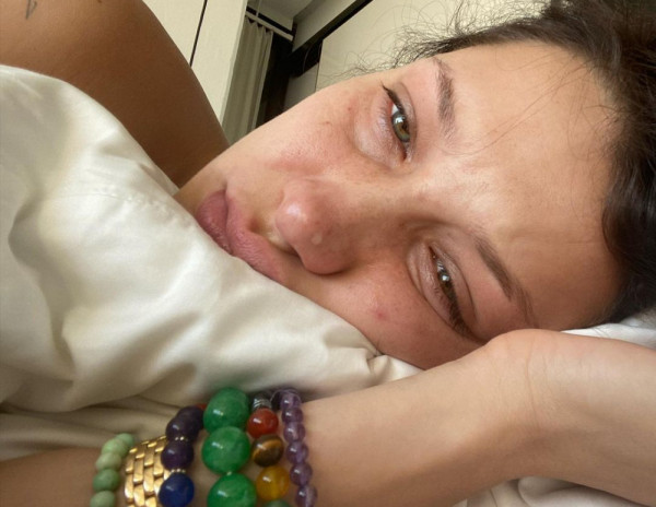 Μπέλα Χαντίντ – Μιλά δακρυσμένη για την ψυχική της κατάρρευση