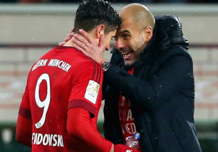 Ο Γκουαρντιόλα επισκέφθηκε τον Λεβαντόφσκι στη προπόνηση της Πολωνίας