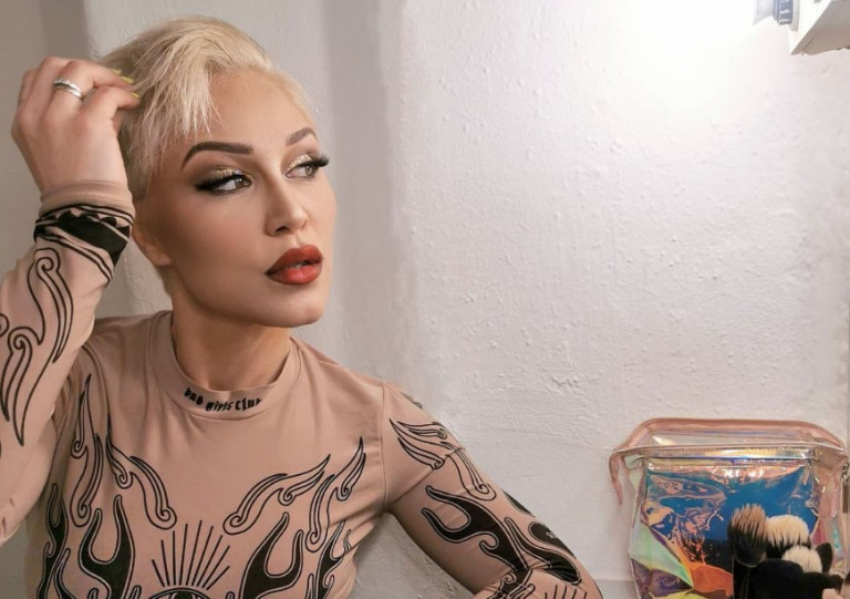 Πηνελόπη Αναστασοπούλου – Η αναπάντεχη επίσκεψη της κόρης της στα παρασκήνια του θεάτρου