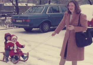 Σίγουρα δεν φαντάζεστε ποιο είναι το αγοράκι με τα κόκκινα στην φωτογραφία