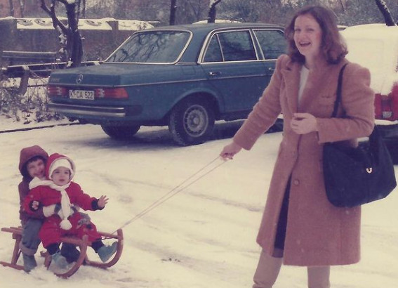 Σίγουρα δεν φαντάζεστε ποιο είναι το αγοράκι με τα κόκκινα στην φωτογραφία