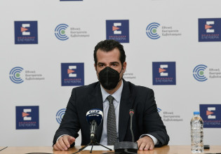 «Βόμβα» Πλεύρη – «Ποινές στις ομάδες αν οι φίλαθλοι δεν φοράνε μάσκα μέσα στα γήπεδα»