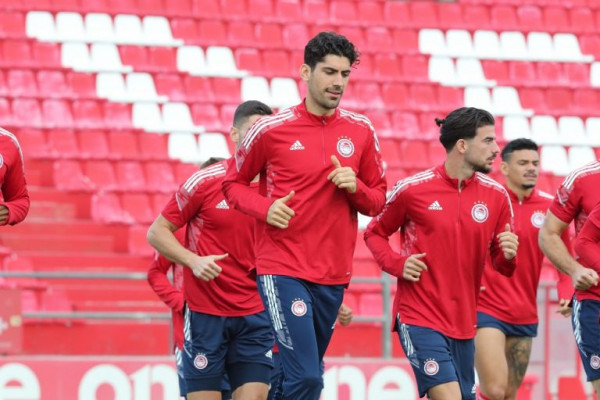 Ολυμπιακός – «Μπήκε» ο Μπουχαλάκης για Άιντραχτ