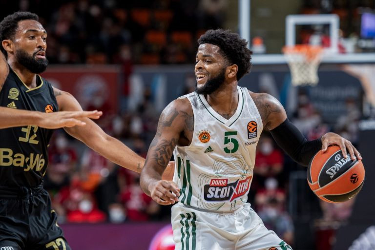 Η όμορφη ασίστ του Μέικον στον Έβανς