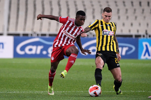 Εξέθεσε ΑΕΚ και Βράνιες ο Βαρούχας