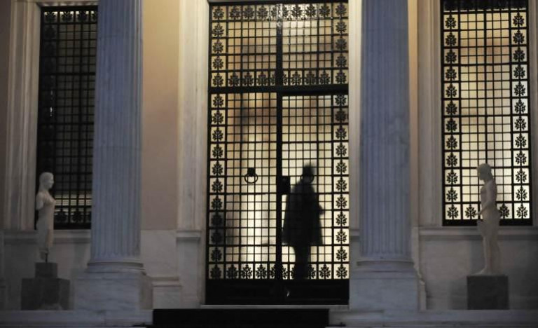 Κυβέρνηση στη δίνη της πανδημίας – Ο δύσκολος χειμώνας, τα νέα μέτρα, το «φρένο» στην οικονομία