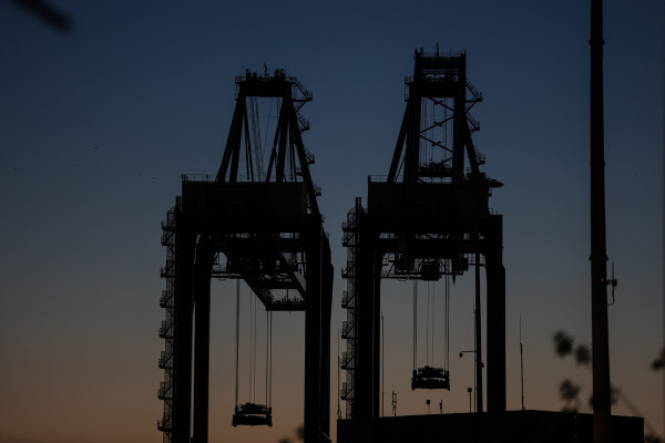 Οι θάνατοι των εργαζομένων δεν είναι η «κακιά ώρα» – H COSCO, τα μέτρα προστασίας και ένας λιμενεργάτης που δεν γύρισε ποτέ σπίτι του