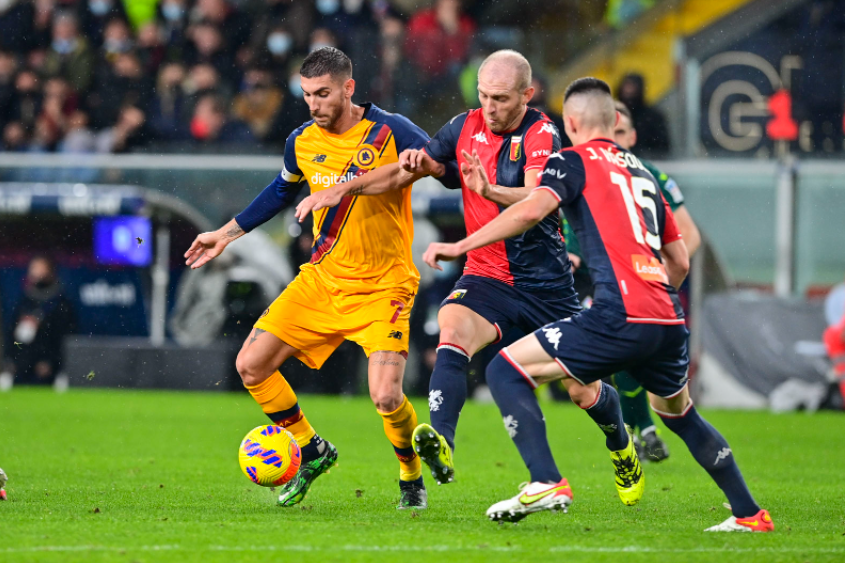 Νίκησε την Τζένοα και πλησιάζει στην τετράδα η Ρόμα (0-2)