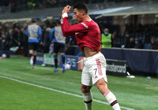 Μια ομάδα μόνος του ο Ρονάλντο – Λύτρωσε ξανά την Γιουνάιτεντ με δύο γκολ (2-2)