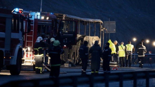 Βουλγαρία – Βαρύ πένθος την επομένη του τραγικού δυστυχήματος τουριστικού λεωφορείου από τη Βόρεια Μακεδονία