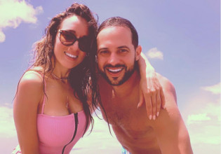 Καλομοίρα και Γιώργος Μπούσαλης – Άκρως καλοκαιρινοί ποζάρουν με τις σανίδες του surf