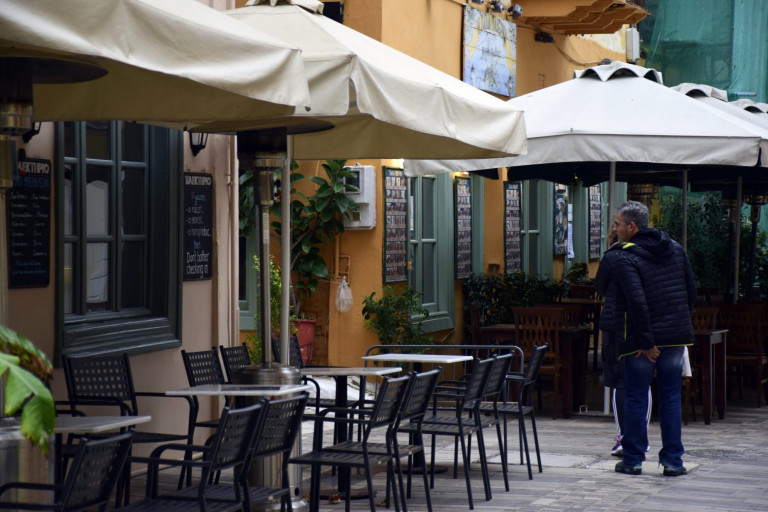 Κοροναϊός – Τέλος η διασκέδαση και στους εξωτερικούς χώρους για τους ανεμβολίαστους; – Ποια νέα μέτρα φέρνει η μετάλλαξη Όμικρον