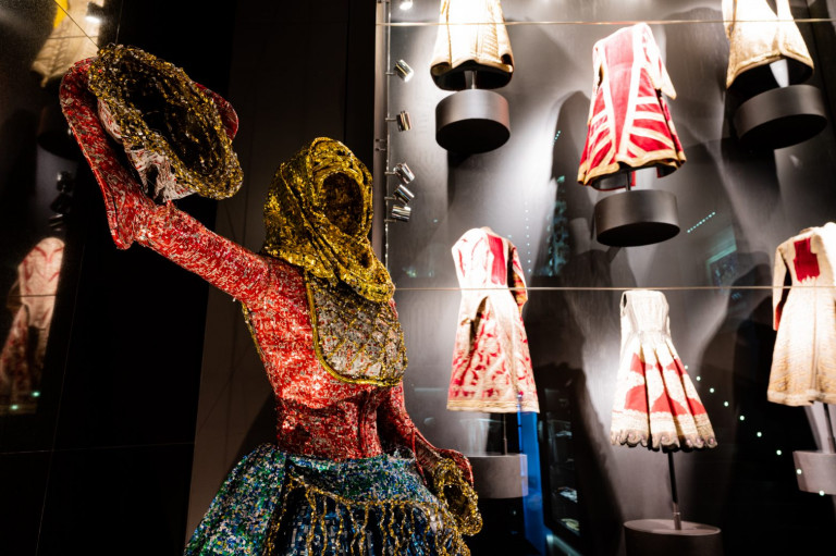 Ήρωες από μέταλλο – Παράταση για την έκθεση του διεθνούς φήμης γλύπτη Νίκου Φλώρου στην Καλαμάτα