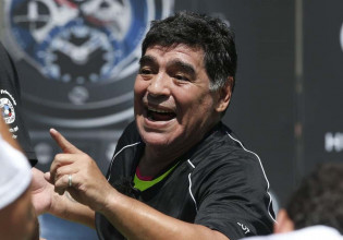 Μαραντόνα – Συγκινεί ο γιος του – «Μπορείς να κατέβεις για λίγο; Εχω τόσα πολλά να σου πω»