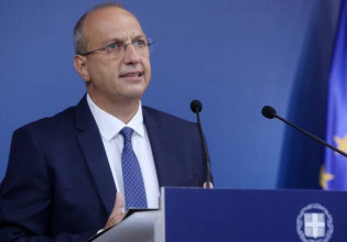 Amid global alarm over COVID-19 Omicron variant, government says there will be no lockdown