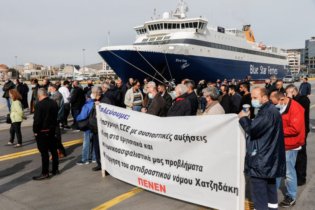 ΠΝΟ – Δεν συνεχίζεται η απεργία – Πότε θα φύγουν τα πλοία από τα λιμάνια