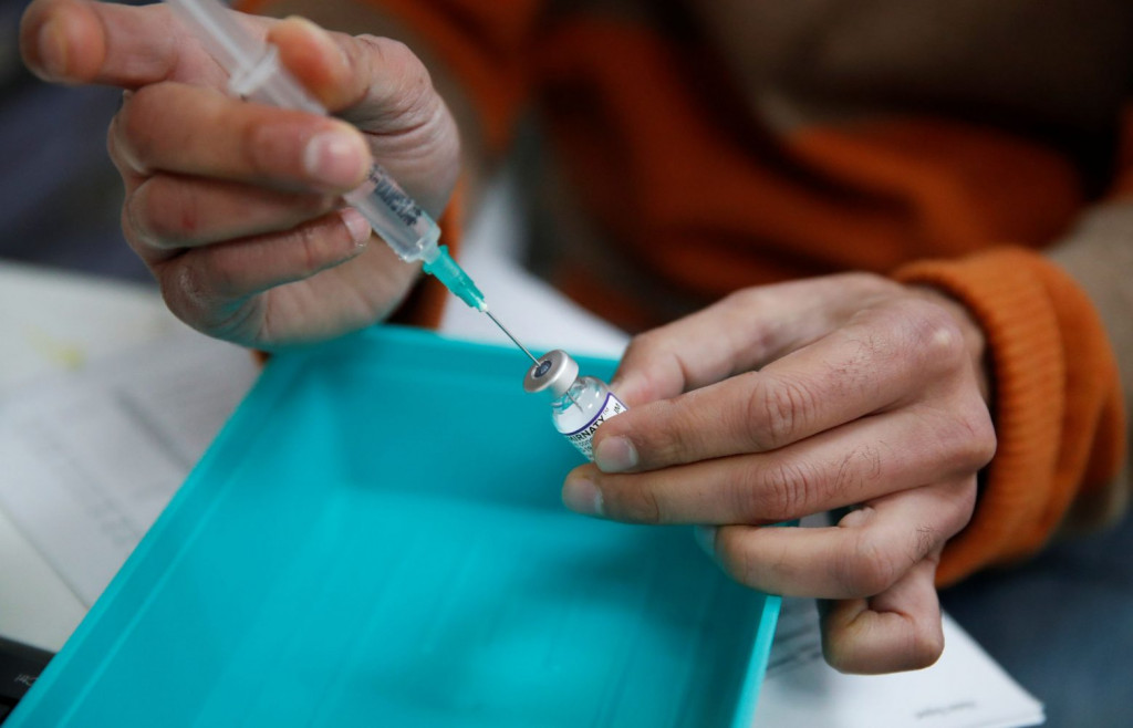 Κοντογεώργης – Η τρίτη δόση του εμβολίου έχει μειώσει κρούσματα και νοσηλείες