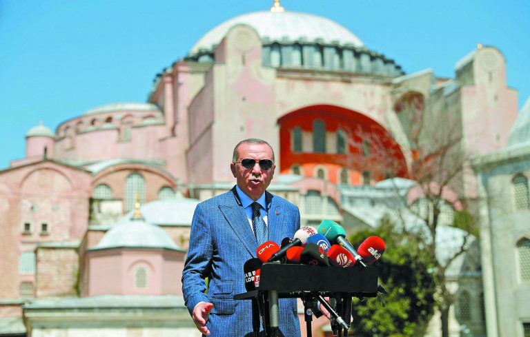 Ερντογάν για Αγία Σοφιά – «Χαρά για εμάς που την ανοίξαμε και προσευχόμαστε»