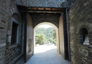 Άγιο Όρος – «Βράζει» από τον κοροναϊό – Πώς εξαπλώθηκε